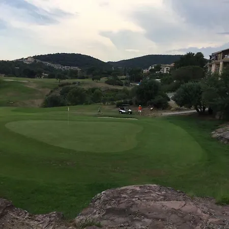 A Cap Esterel Village Pierre Et Quartier Belvedere Piscines Et Parking Inclus *