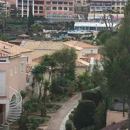 A Cap Esterel Village Pierre Et Piscines Et Parking Inclus * Saint-Raphael (Var)