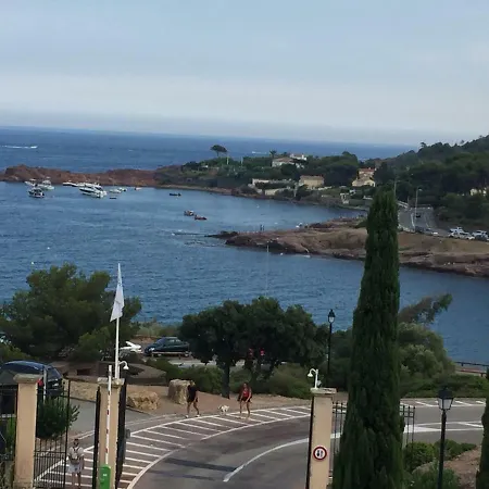 A Cap Esterel Village Pierre Et Piscines Et Parking Inclus * Saint-Raphael (Var)