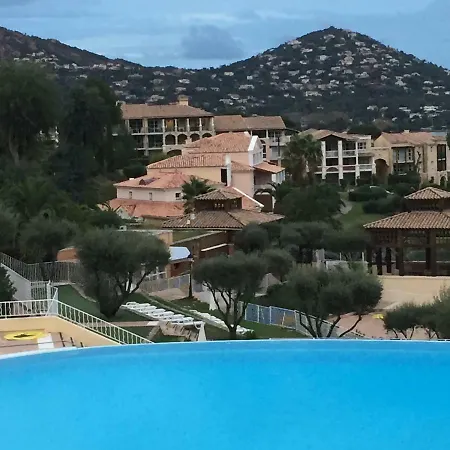A Cap Esterel Village Pierre Et Quartier Belvedere Piscines Et Parking Inclus *