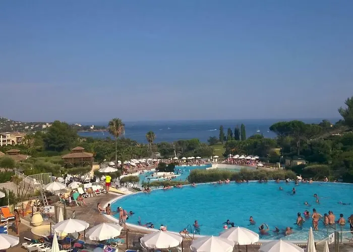 à Cap Estérel Village Pierre Et Quartier Belvédère Piscines Et Parking Inclus * Saint-Raphaël