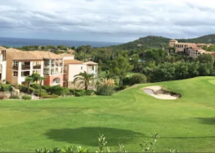 A Cap Esterel Village Pierre Et Quartier Belvedere Piscines Et Parking Inclus Apartment *