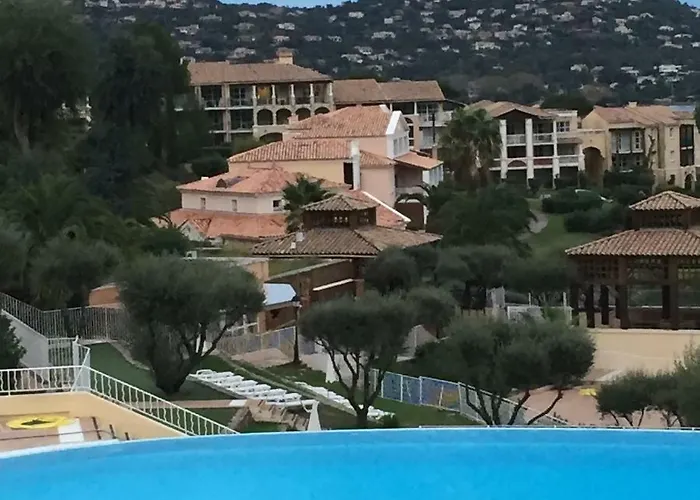 A Cap Esterel Village Pierre Et Quartier Belvedere Piscines Et Parking Inclus *